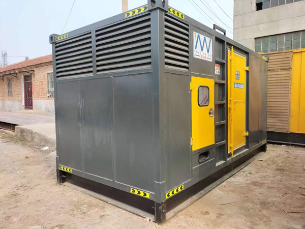 陈仓进行柴油发电机组电瓶性能测试时，有哪些注意事项？